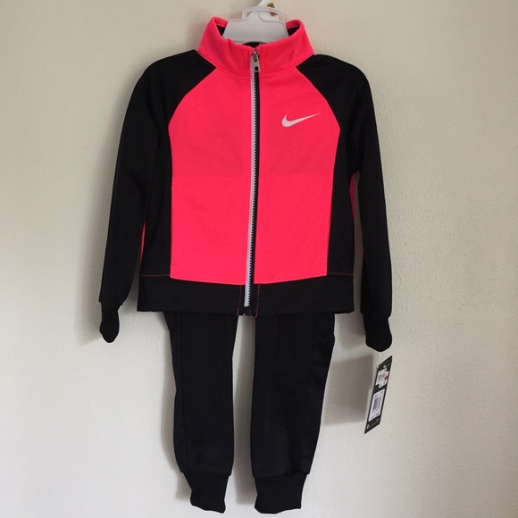 nike jacket and pants set